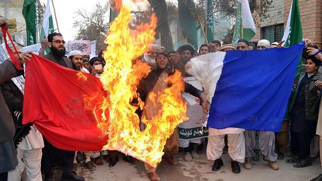 islamistas-y-bandera-gala.jpg